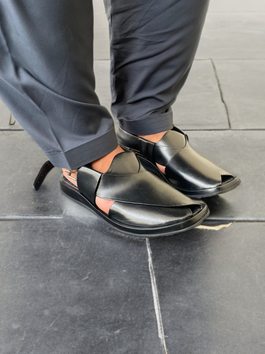 Round Shape Medicated Chappal (BLACK)